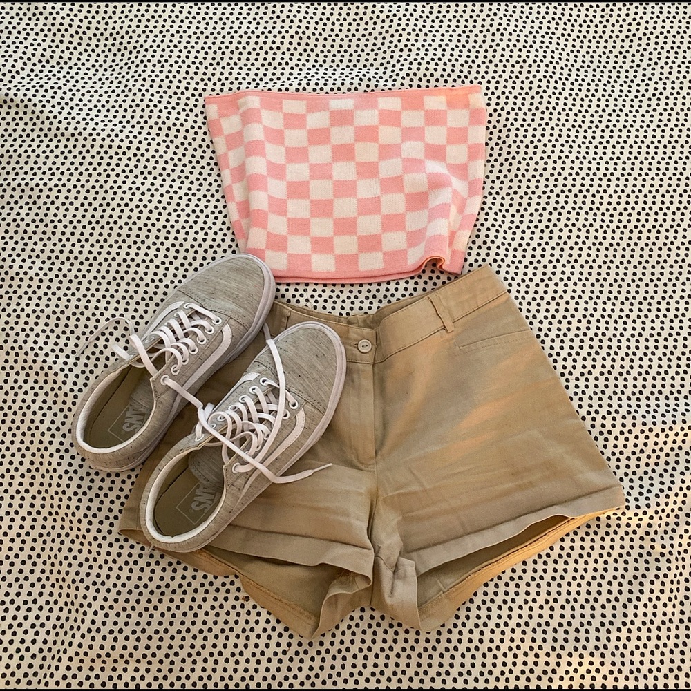 Pocketless beige shorts 🩳 CAYUTE 🤩